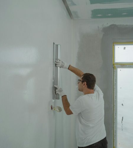 Sienų ir lubų mechanizuotas glaistymas